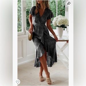 NWOT bohemian floral print v neck maxi dress size S